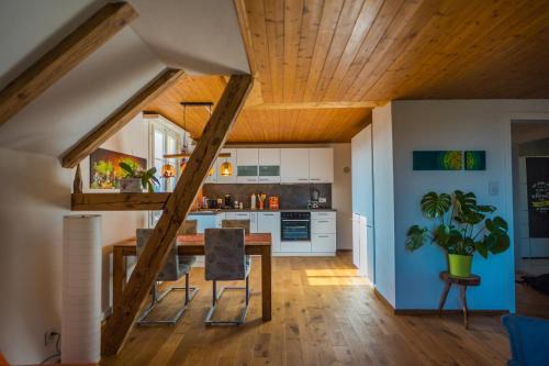 Kradolf-Schonenberg Apartment | Naturoase Säntisblick-Auszeit am Wald und Bach