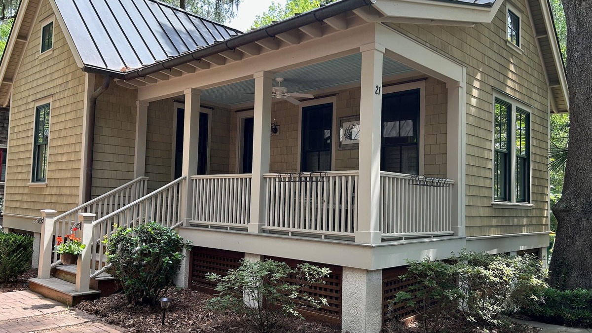 Olde Town Cottage | "Nauti-Jayne" coastal cottage in Historic Old Town Bluffton