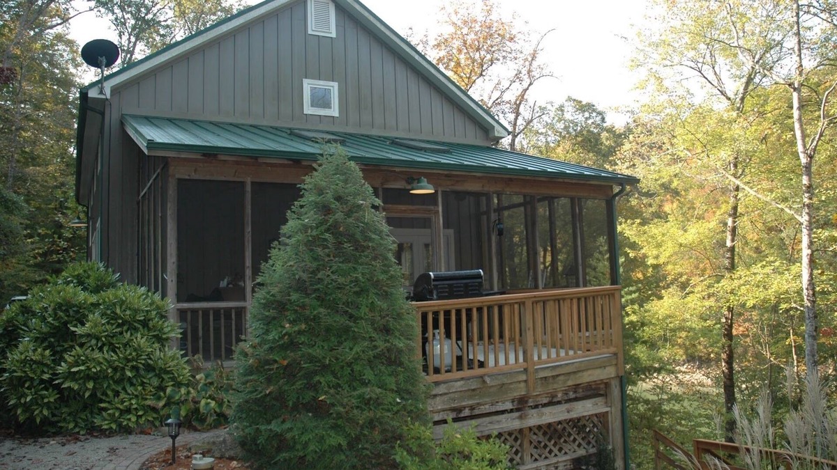 Maynardville House | Nauti & Nice @ Norris - a copious cozy cabin on the cove