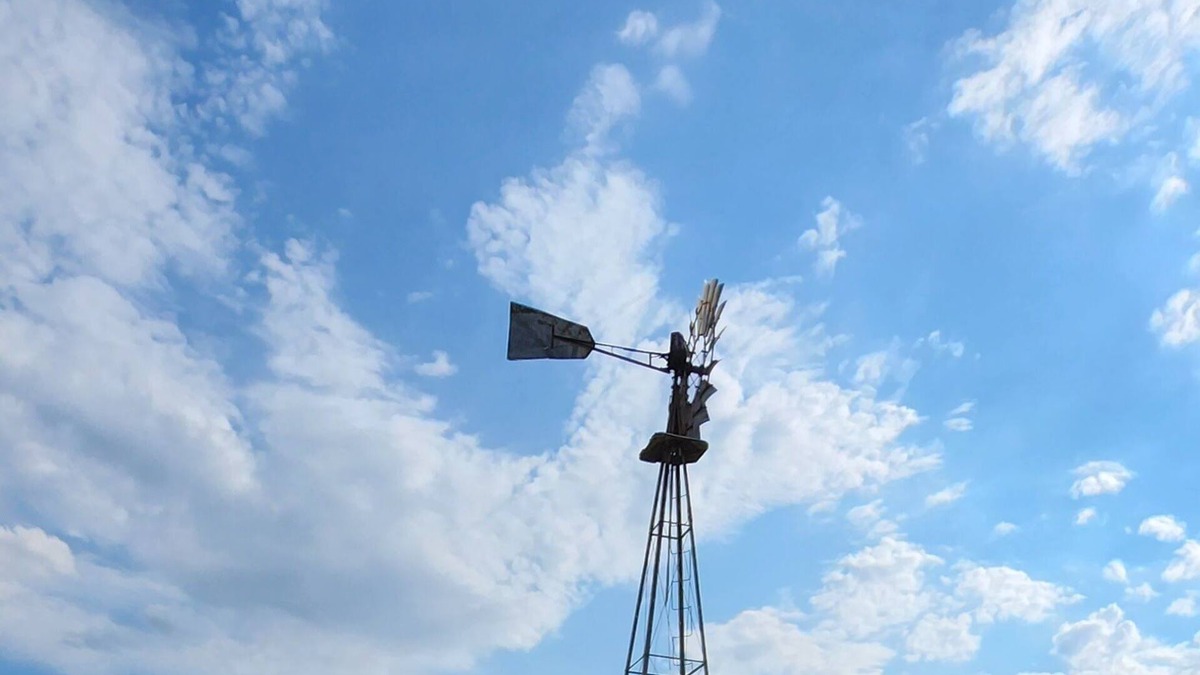 Niota House | Nauvoo Windmill Farmhouse 10-12 people