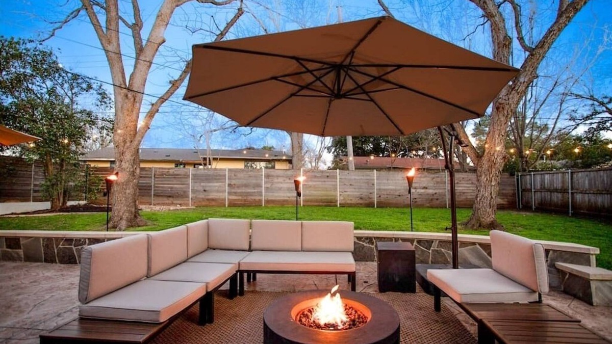 Greater South River City House | Navigate Stays Outdoor Oasis The Austin Experience