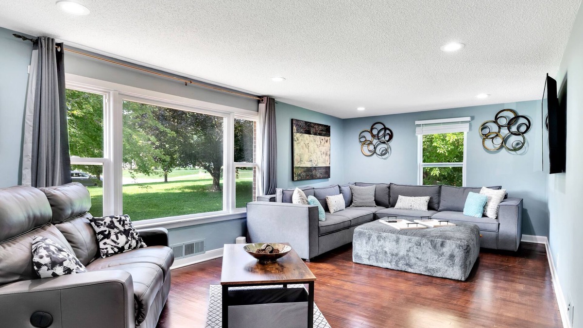 Gurnee House | Navy Graduation ~ 6 Flags ~ Bristol Renaissance Faire ~ Casino ~ Outlet Malls