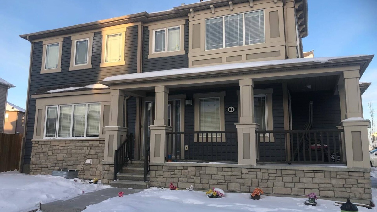 Calgary House | Near airport
