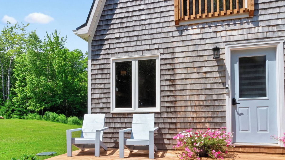 Eastern Kings Cottage | Near Basin Head and Singing Sands Beaches! Forget-Me-Not Cottage in PEI