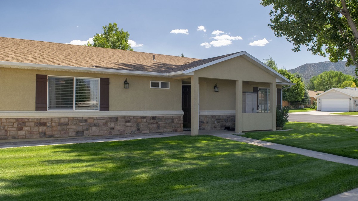 Parowan House | Near Brian Head Ski Resort, National Parks, Bryce, Cedar Breaks and Zion!