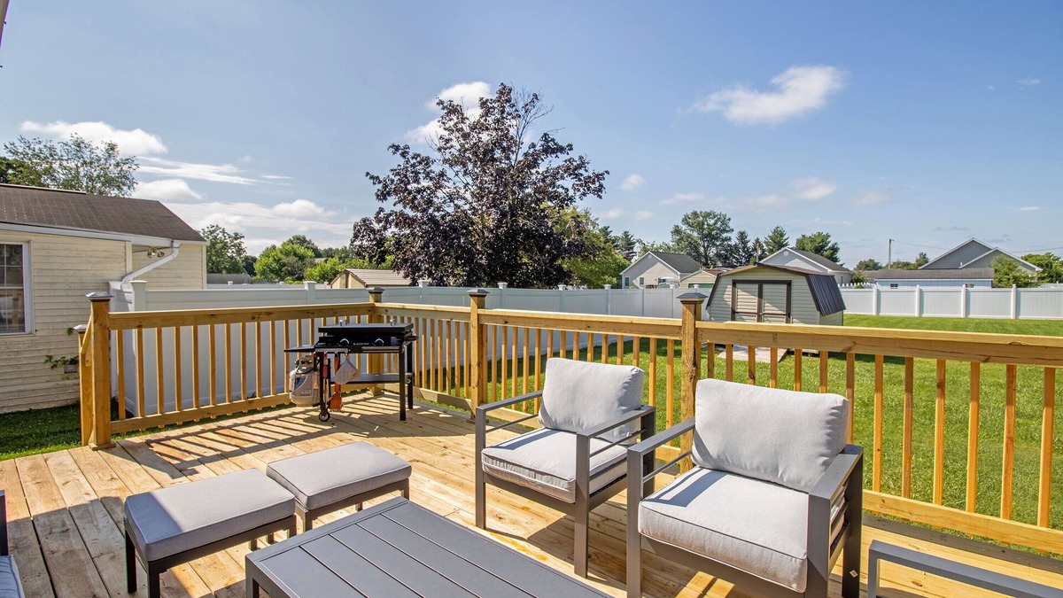 Bridgewater House | Near Bridgewater College & JMU, Renovated Small Town Cottage Home!