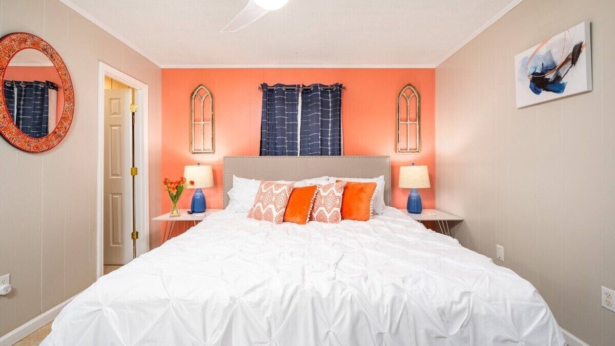 Pineville Apartment | Near Cleco & Hospital | w/Office | 55" TV | King 🛏