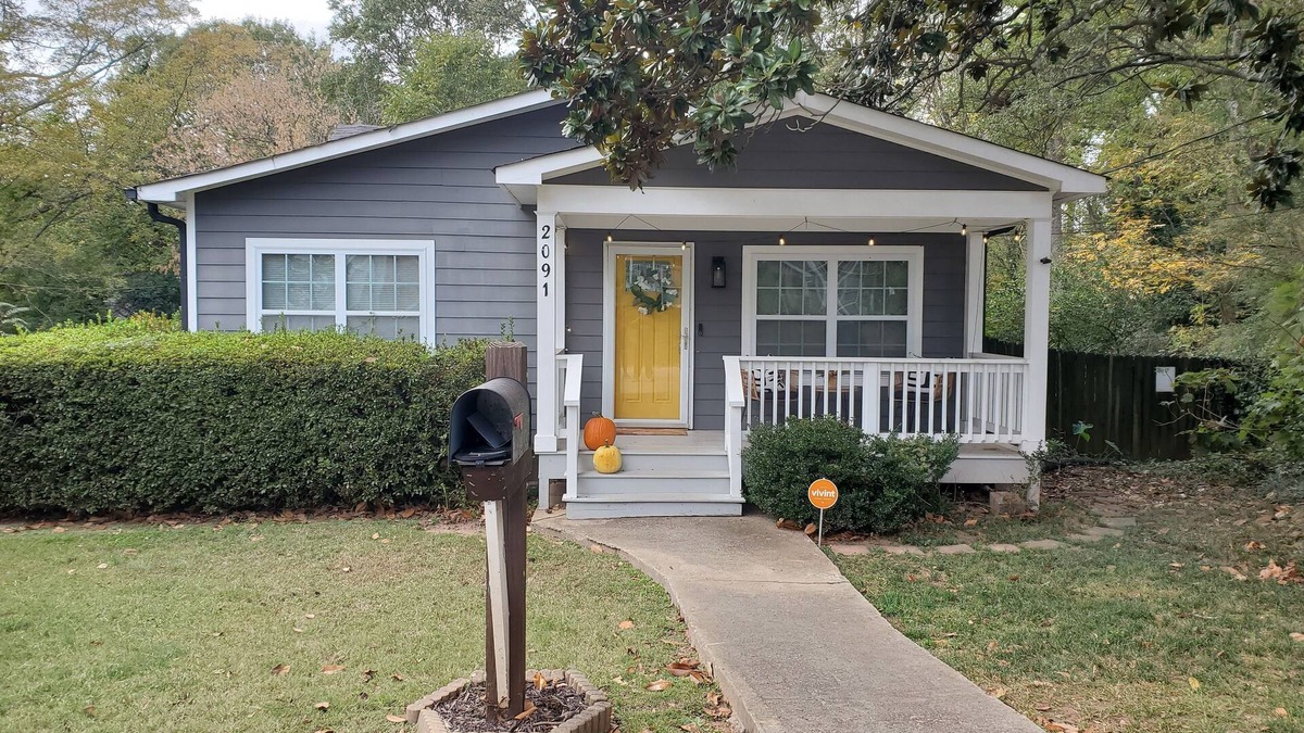 East Atlanta House | Near downtown 3 bed home close to City Winery, Fox Theater and Ponce City