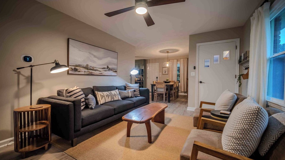 Acworth House | Near Downtown Acworth & Kennesaw ~Pool Table~Patio
