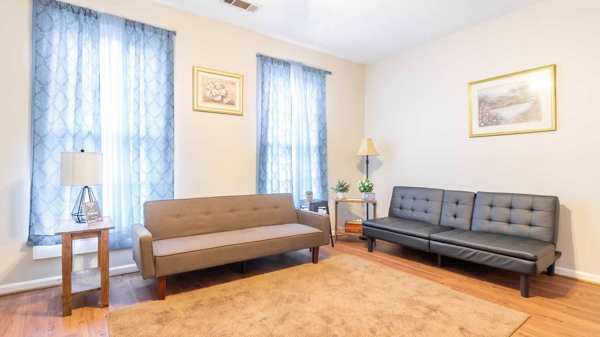 Columbus House | Near Downtown - Sunny Sweetheart Left Unit
