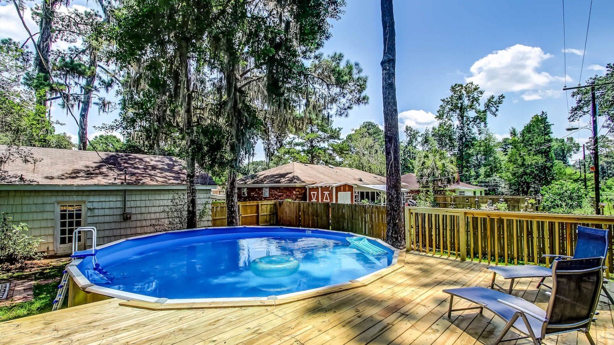 Whitemarsh Island House | Near Downtown with a Pool! Oatland Island Escape