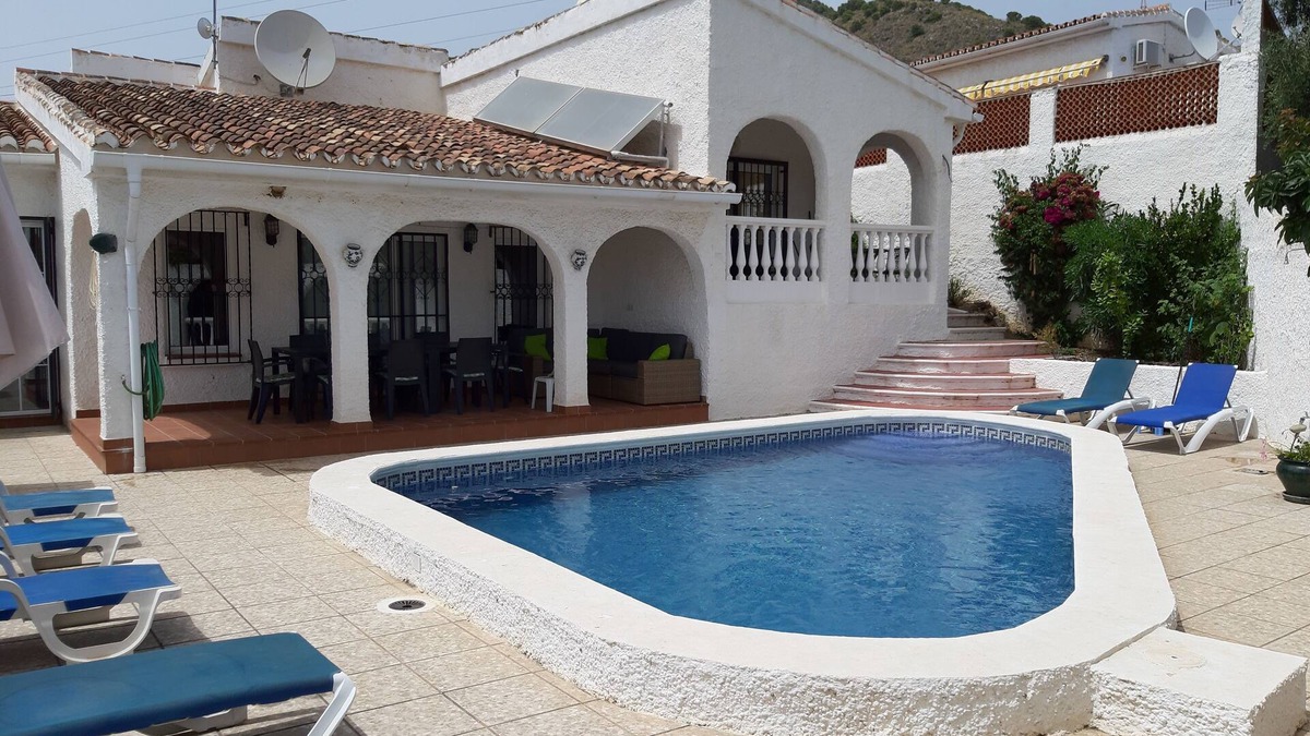 Nerja Villa | Near El Capistrano - Private Pool (optional heating add cost) nSecure Parking