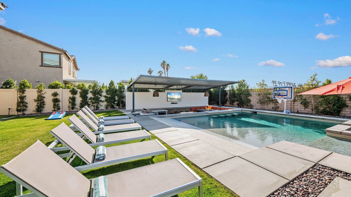 Coachella House | Near festival grounds, golf and more!