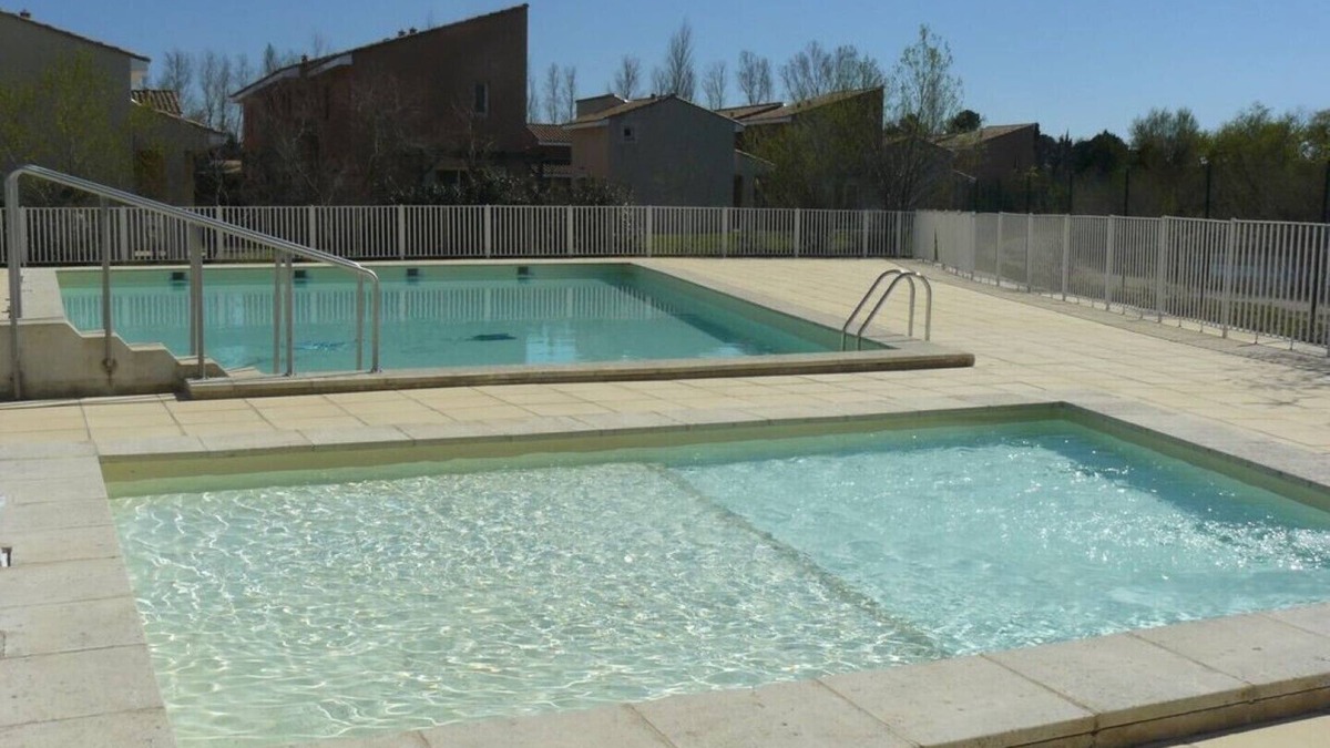 Saint-Saturnin-les-Avignon House | NEAR AVIGNON in the heart of Provence 4 people