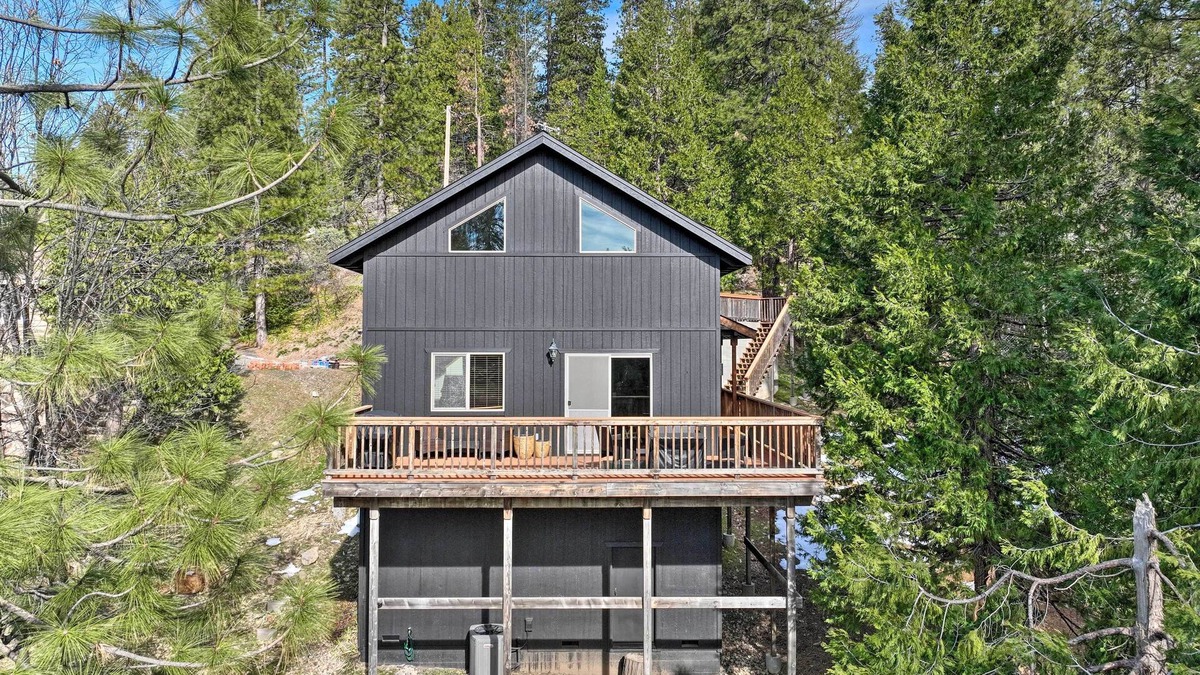 Arnold Cottage | Near Hiking + Wineries: Arnold Cabin w/Deck!