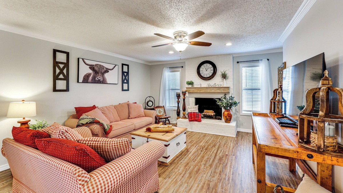 Russellville House | Near Lake Dardanelle: Updated Home w/Large Yard!