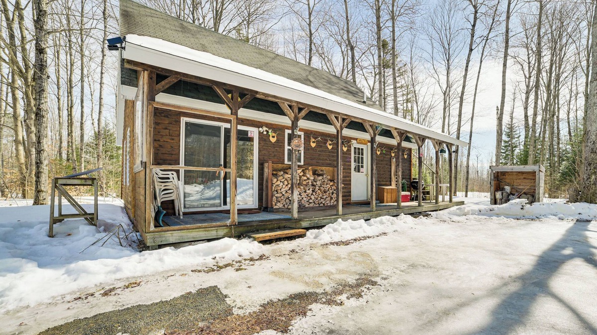 Detour Township Cabin | Near Lake Huron: Secluded Goetzville Cabin w/Deck