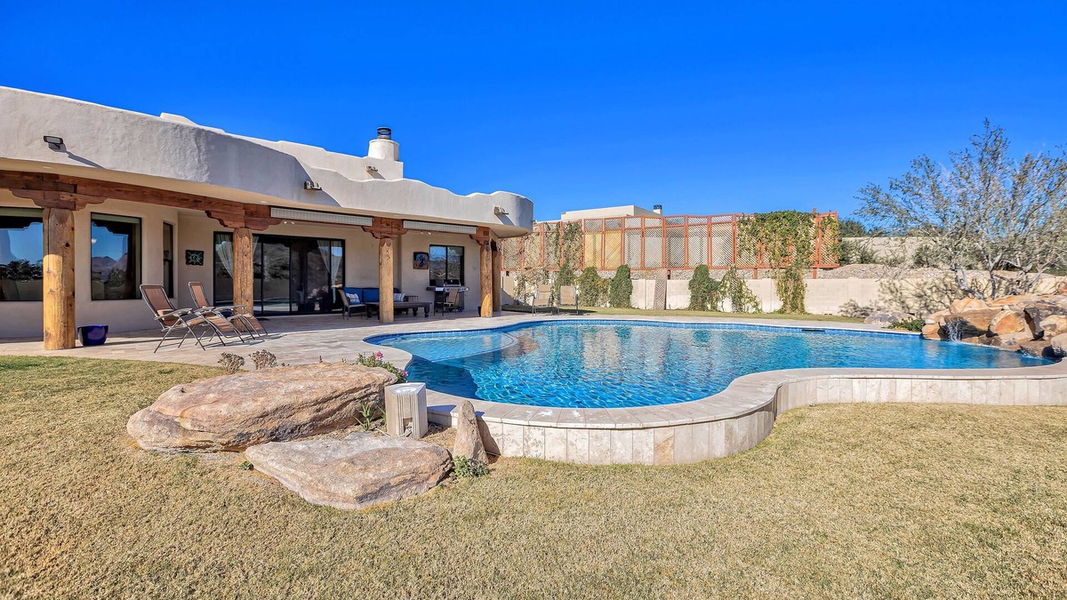 New River House | Near Lake Pleasant - The Lodge at New River