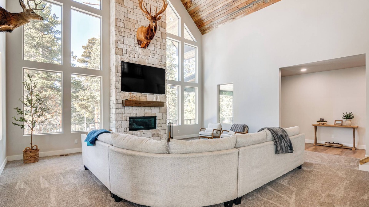 Meadow View Heights Cabin | Near Lakes & Trails: Cabin in Duck Creek Village!