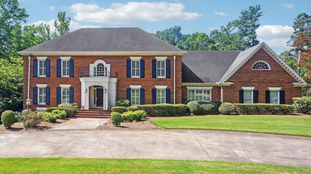 Douglasville House | Near Lionsgate/LuxuryPool/Spa/Slps 14