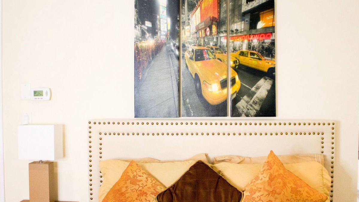 West New York Apartment | Near Manhattan NYC - 3 Bedroom Apartment 1200 sqft