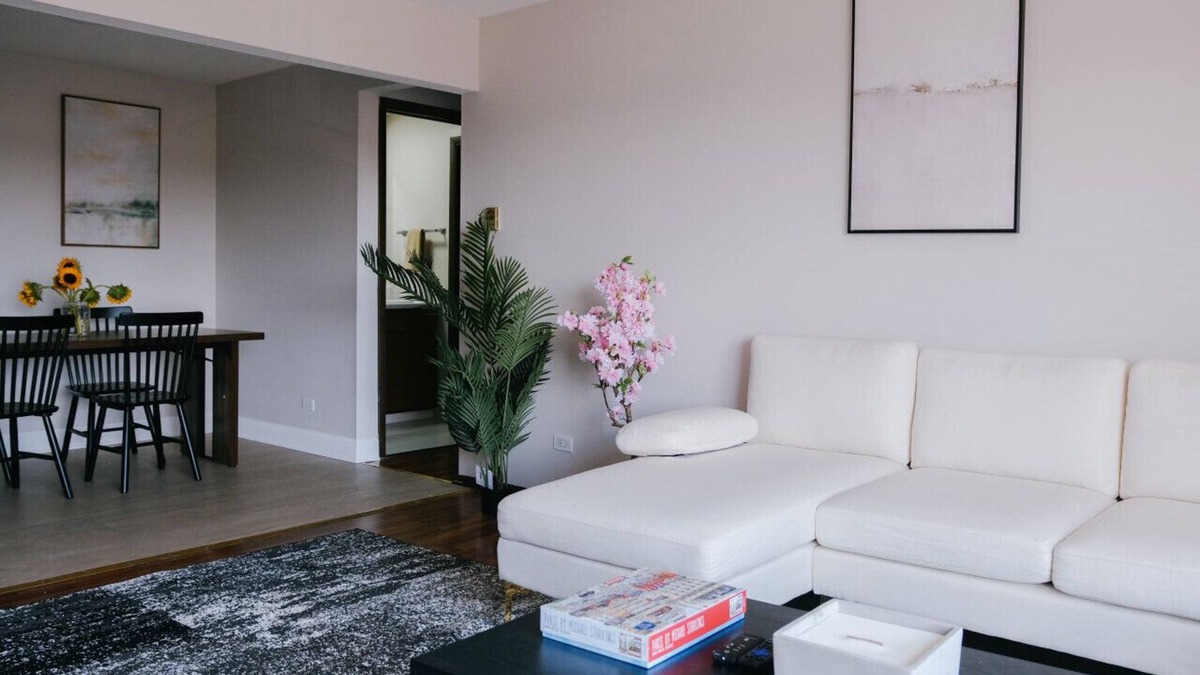O'Hare Apartment | Near O`hare Personal Gym & Balcony Safe Area