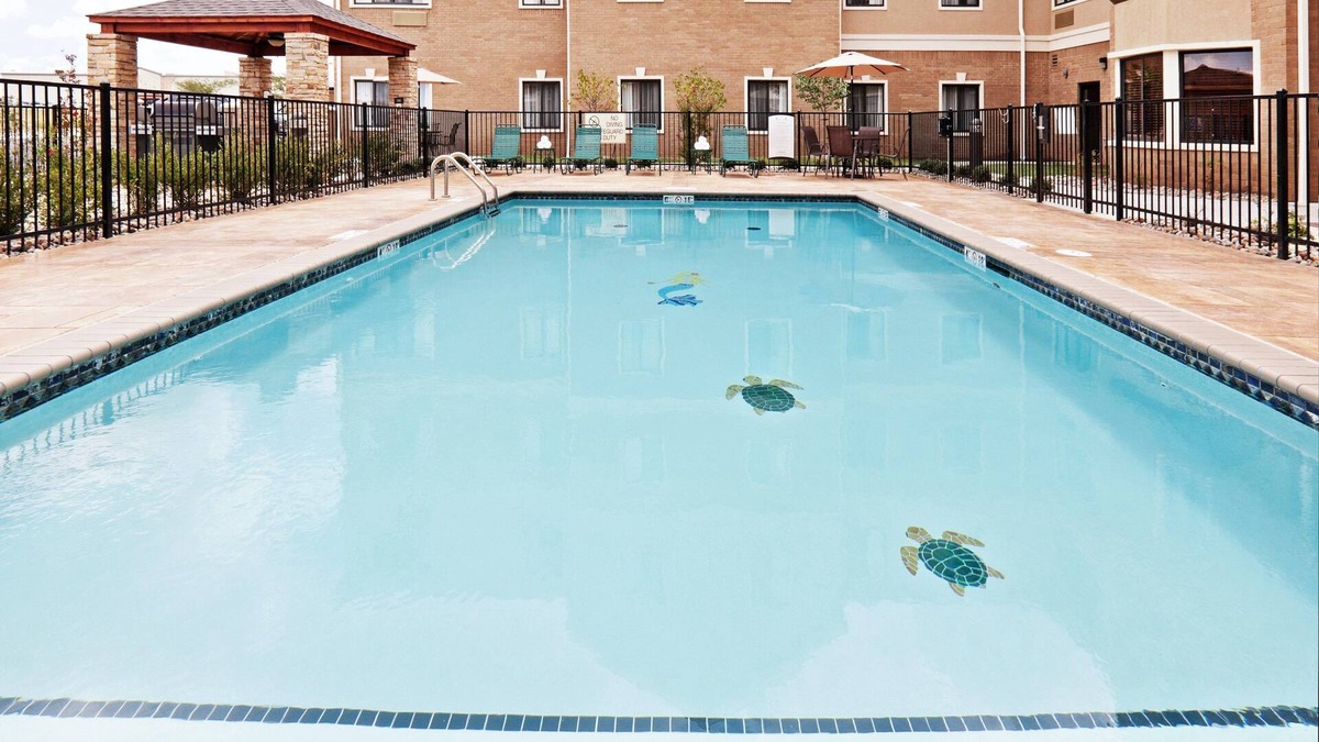 Oklahoma City Condo | Near Quail Springs Mall | Free Breakfast. Pool Access.