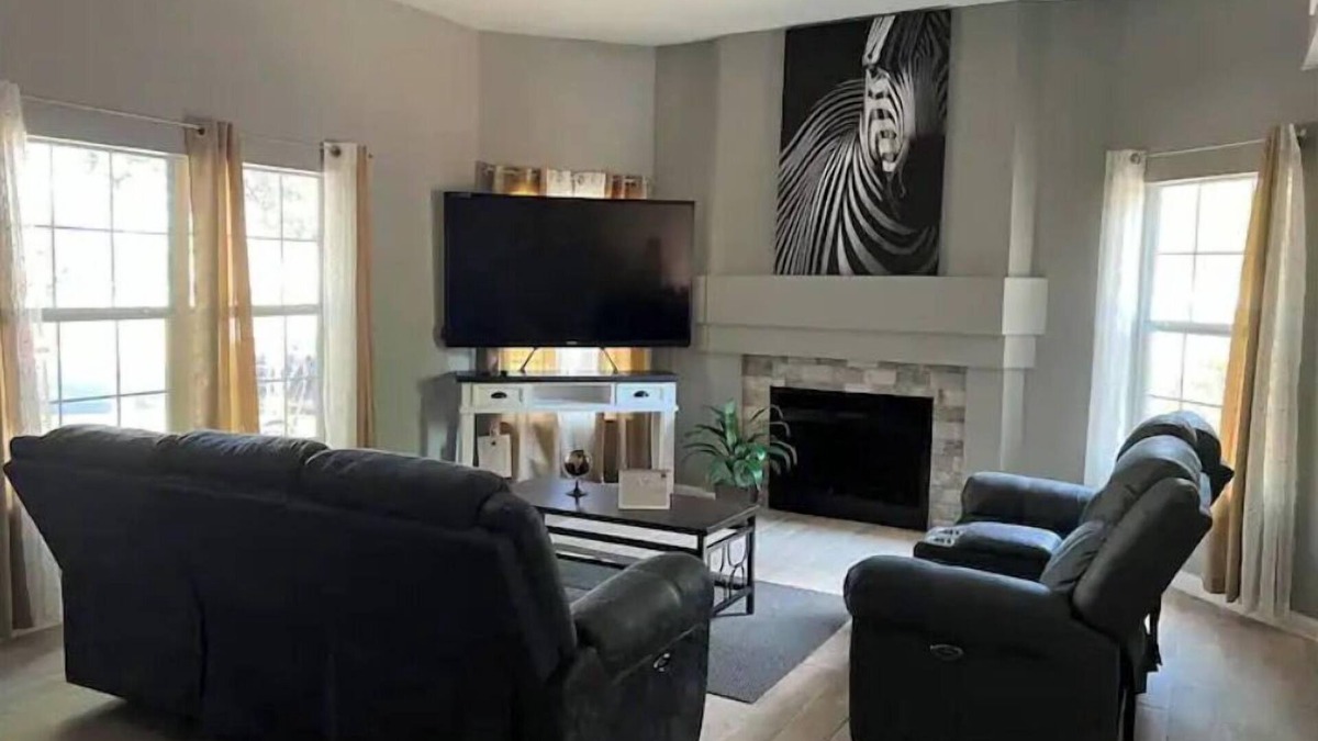 Heritage House | Near Sea World/Lackland AFB/many shops and stores within minutes away
