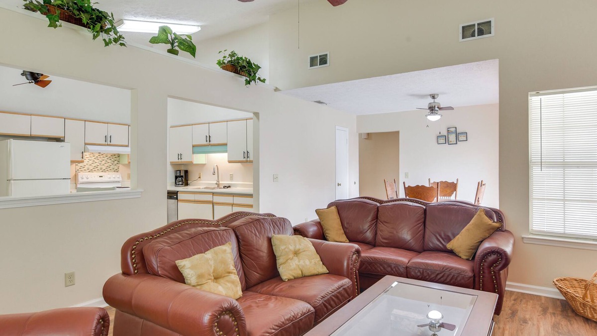 Richmond Hill House | Near Shops & Eats: Richmond Hill Home w/Yard!