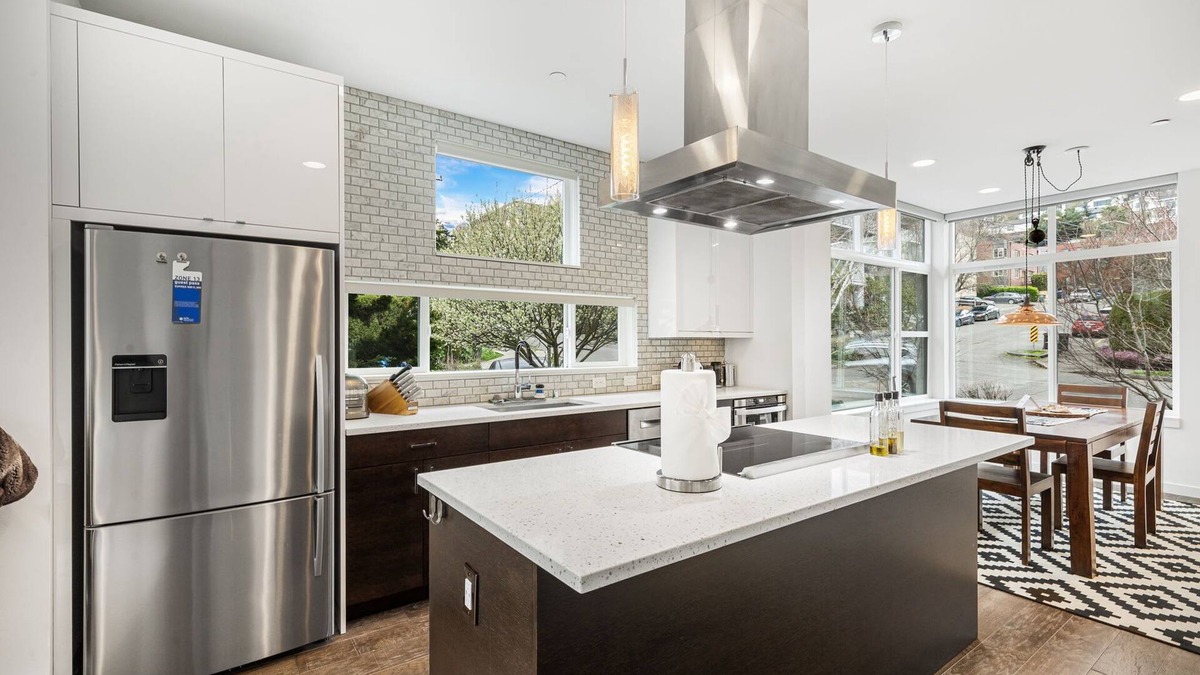 Lower Queen Anne House | Near Space Needle, Climate Pledge, DT | Roof Deck