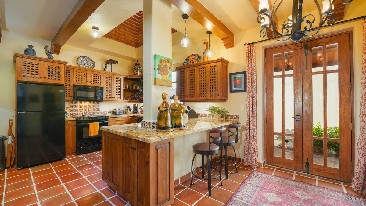 Nopolo House | Near the beach! Wonderful 3 Bedrooms & 3 Baths Home.