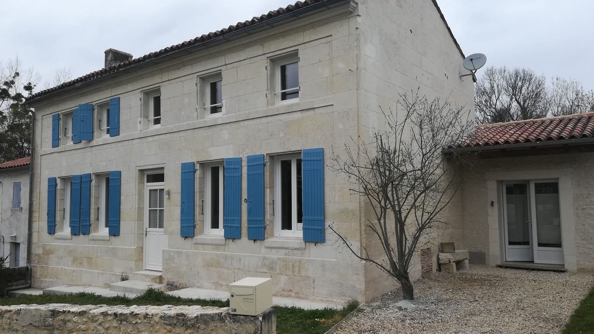 Courcoury House | Near the town of Saintes, Typical "Charente" renovated house
