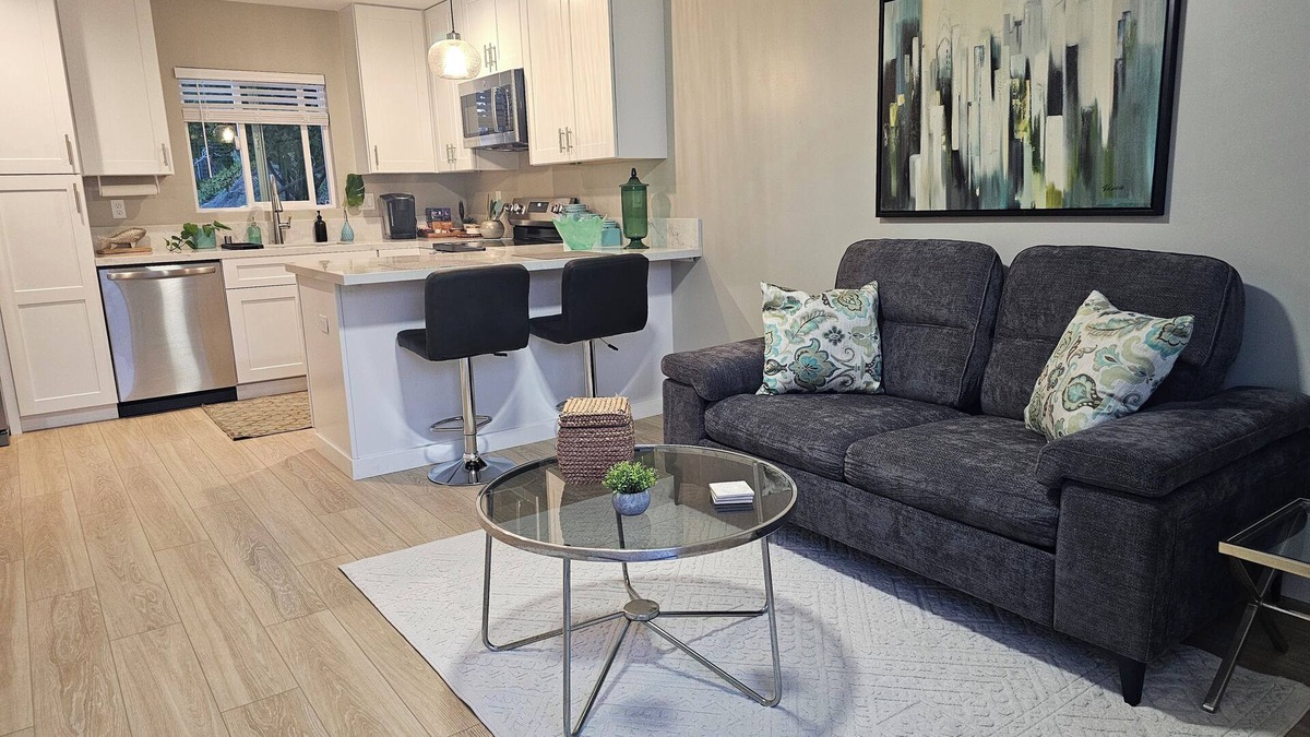 Lincoln Acres House | Near trolley. NEW charming 1-bedroom home in Fletcher hills, La Mesa.
