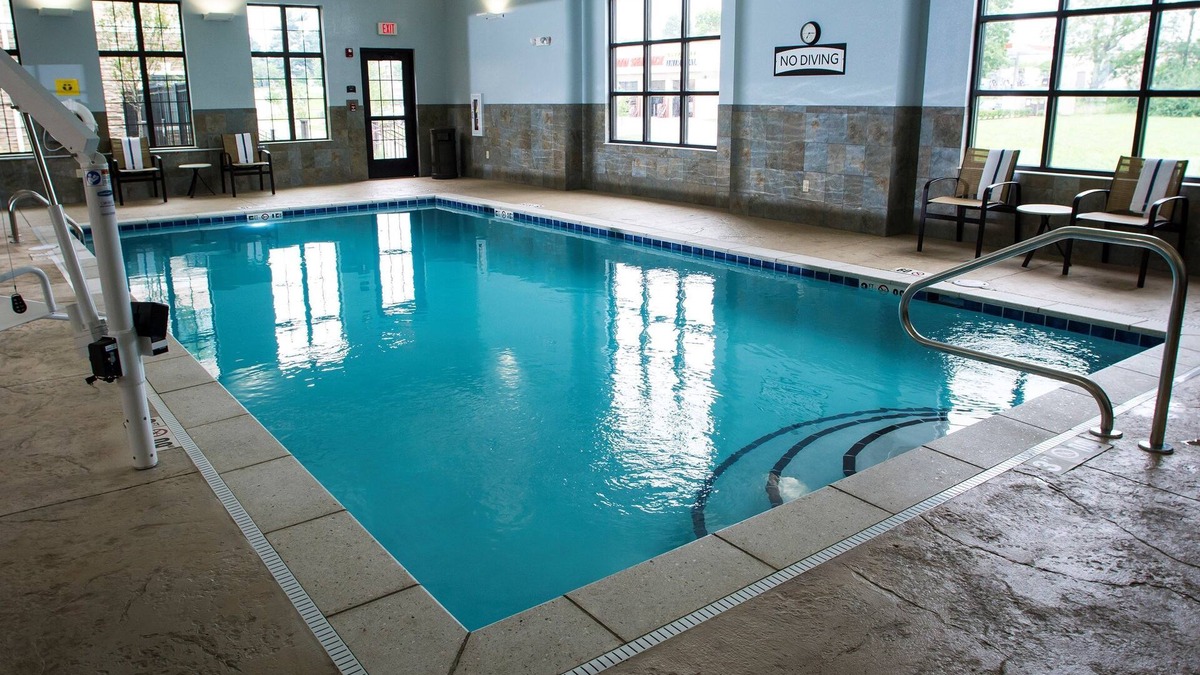 Lexington Apartment | Near U of Kentucky. Pool. Free Breakfast. Gym.