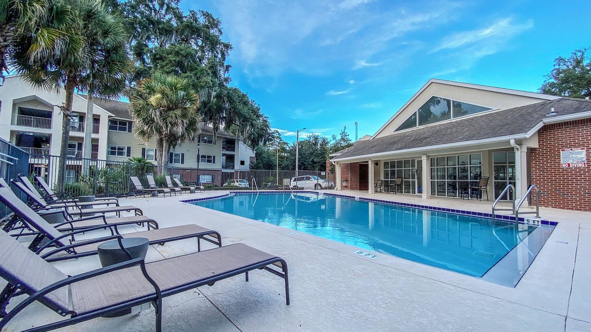 Gainesville Condo | Near UF and SHANDS Hospital cozy spot