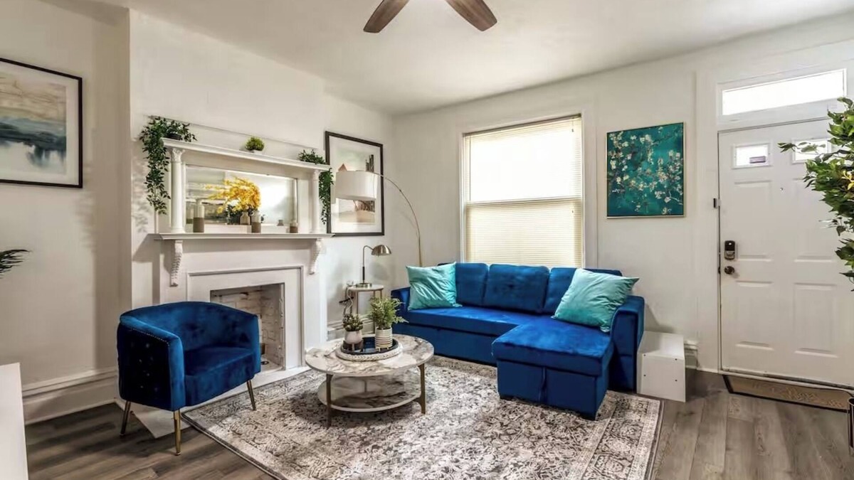 Shadyside House | Near UPMC, CMU, Pitt & Walnut + Free Parking