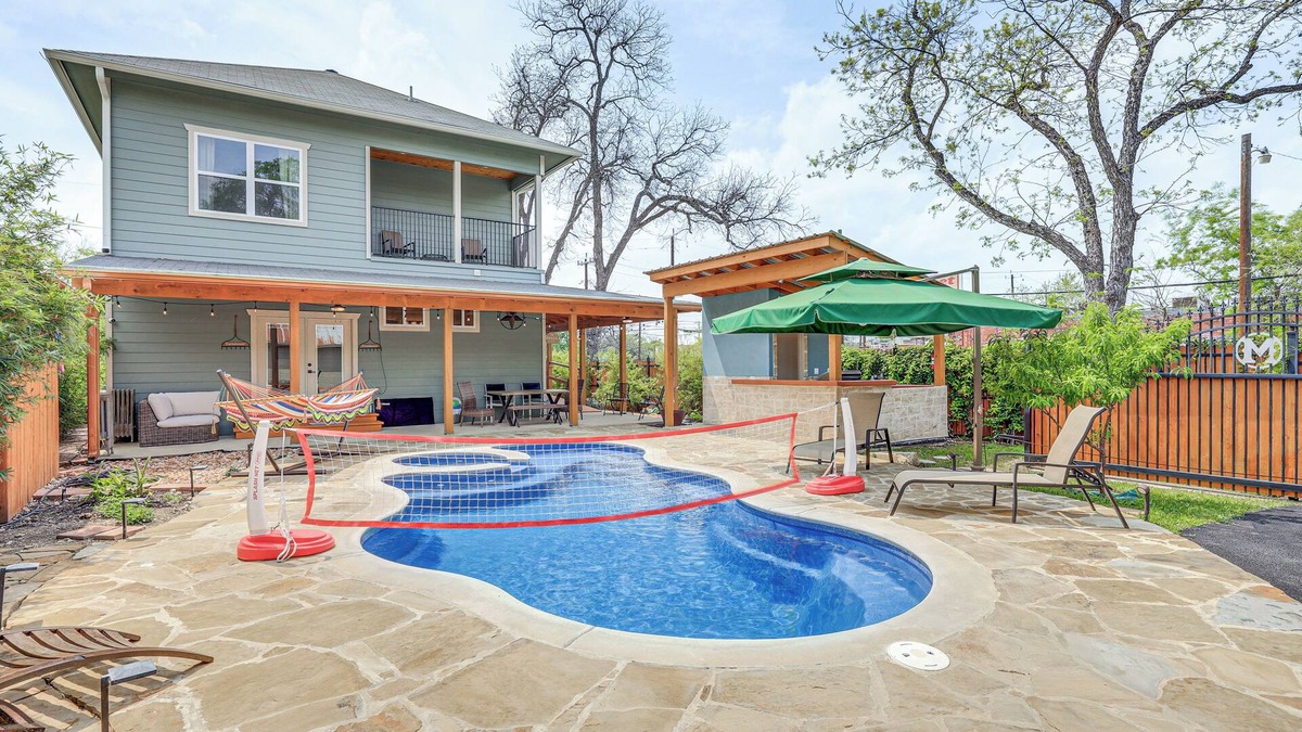 Mahncke Park House | Near Zoo & Riverwalk: Spacious Home w/Heated Pool