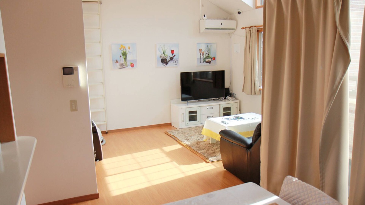 Yatsuka-gun House | Nearby natural hot spring, 5LDK house can accommodate up to 17 people, nearest station 7 minutes, direct to Nippori station!