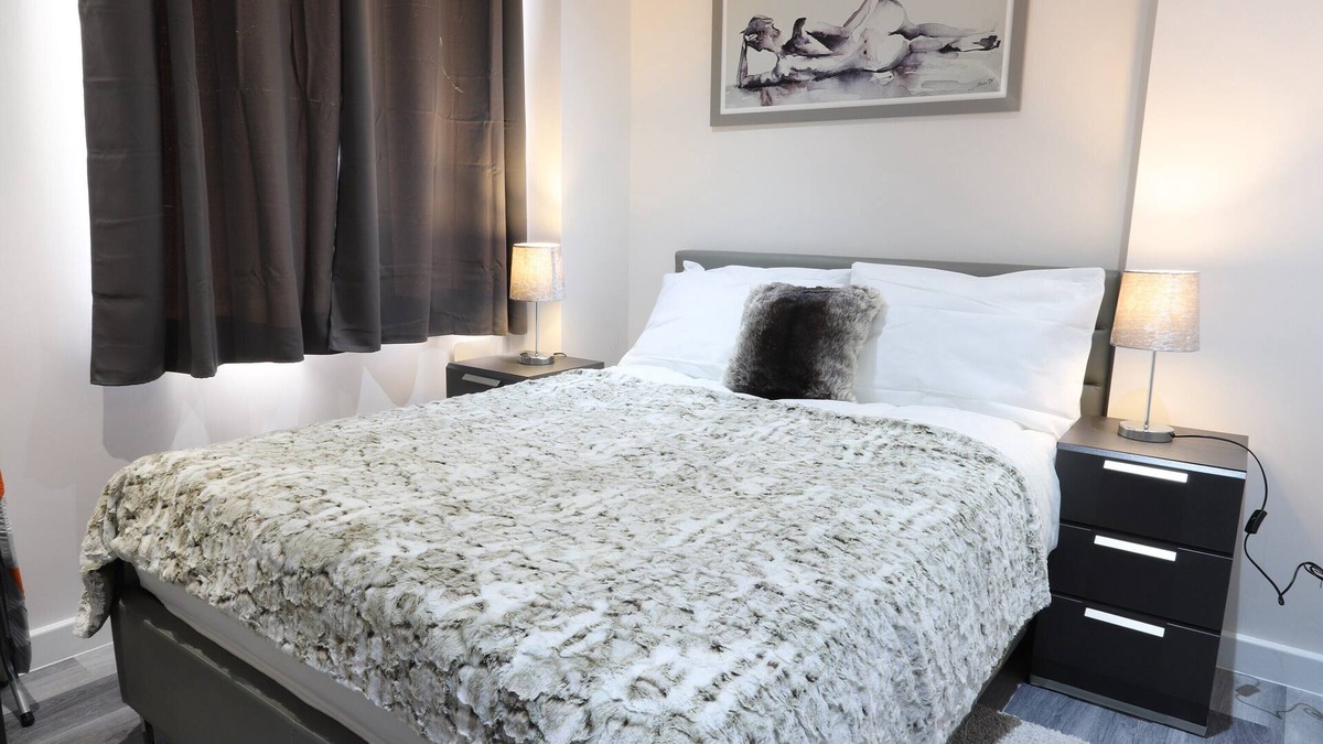 Sheldon Apartment | NEC/Airport Interchange Shortstay Homebase21