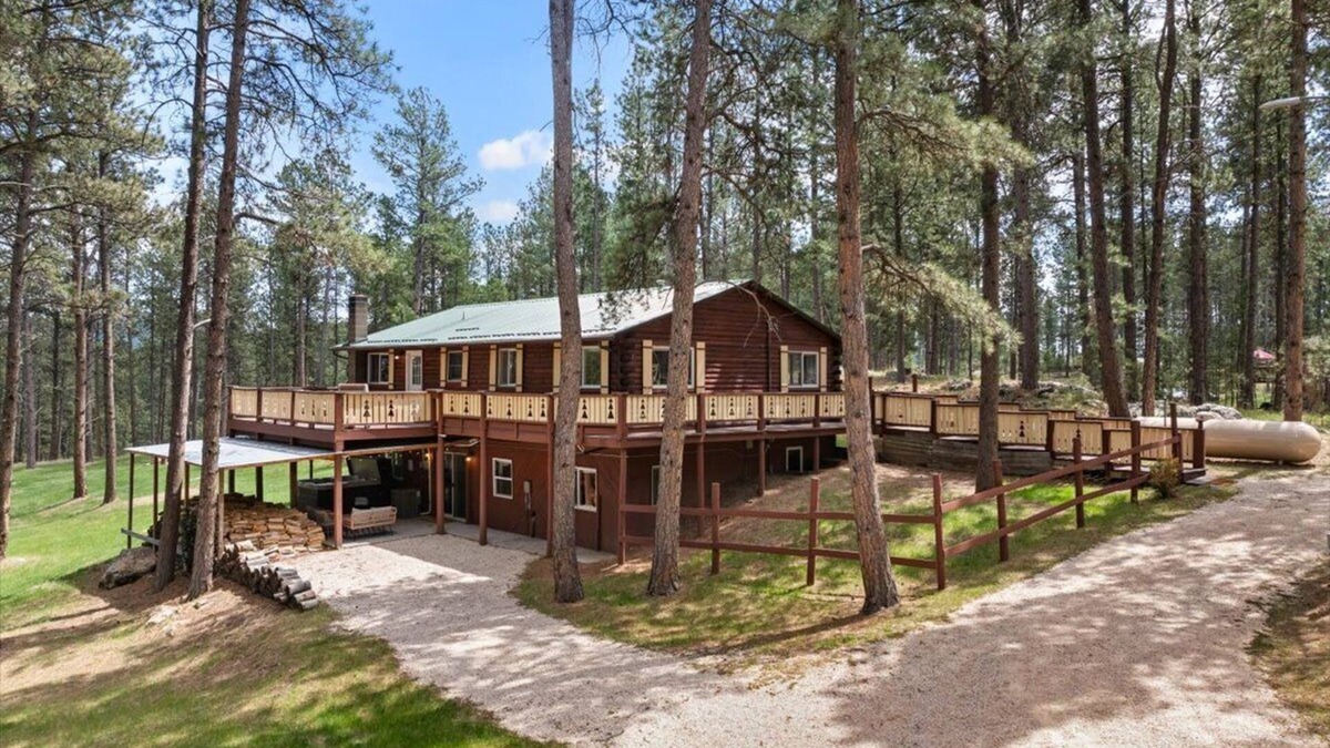 Custer House | Needles Nest: Secluded Cabin with Hot Tub