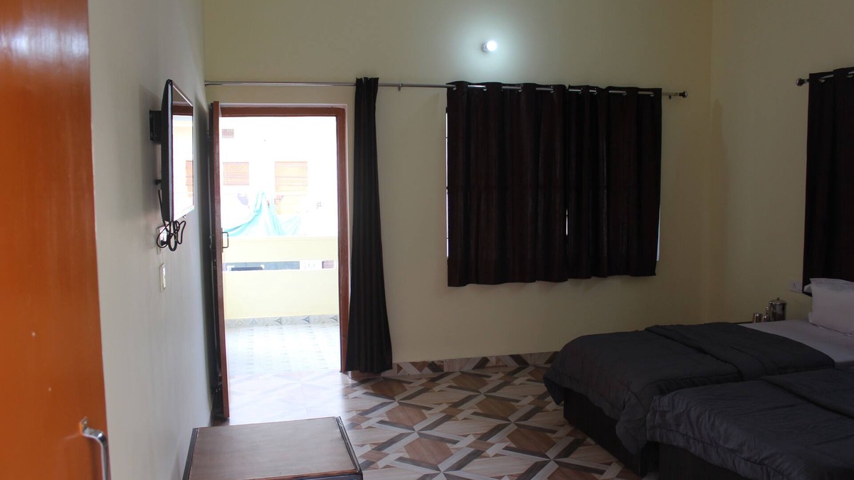 Lanka House | Neerja Guest House, super closer to Assi Ghat and famous temples