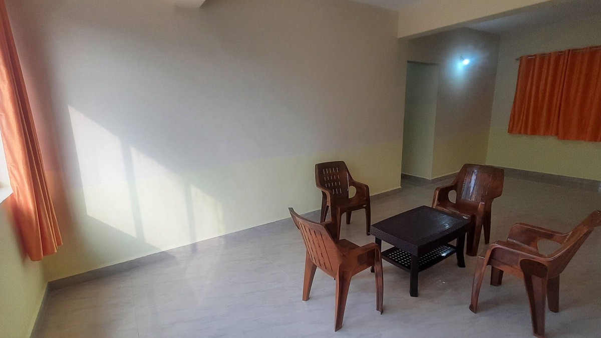 Verna Apartment | Nemmin Apt Uno - Budget Stay - Insta @little.yellow.house1943