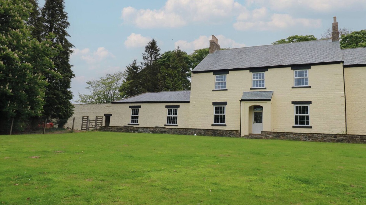 Nenthead Cottage | NENTHEAD HOUSE, pet friendly, with a garden in Alston