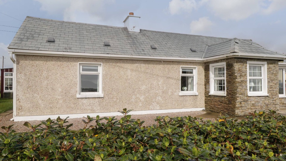 Doohooma Cottage | NEPHIN VIEW, family friendly in Belmullet, County Mayo