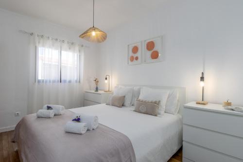 Carvalhal Villa | Nest by the Lagoa, Carvalhal