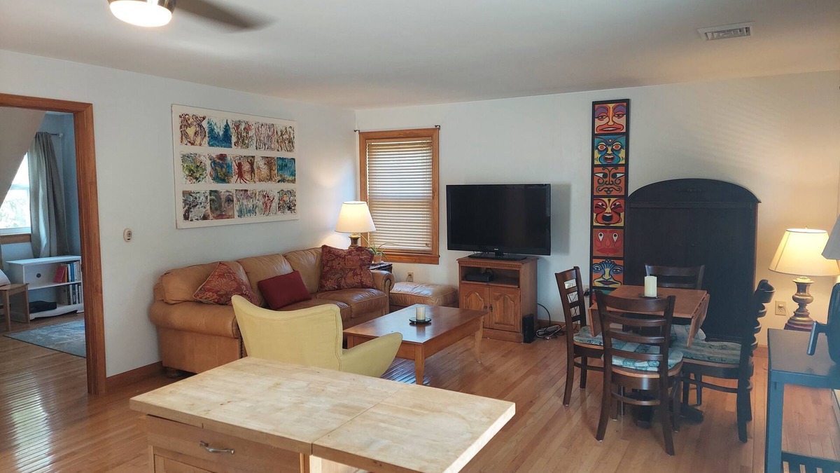 Milton Apartment | Nestled among the trees in Milton historic district.