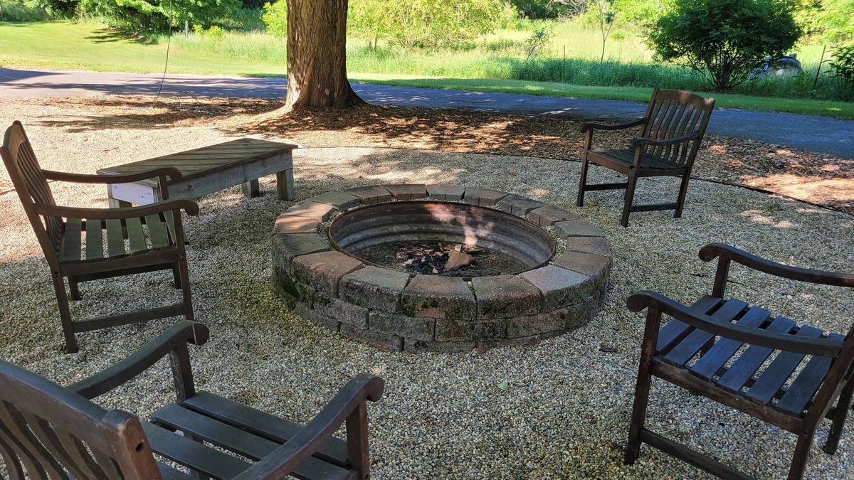Kendall House | Nestled around 18 acres. Close to trails and a lake.