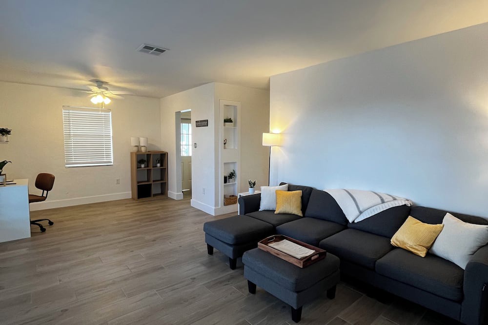 North Port House | Nestled in North Port. Updated 2 Bed/1 Bath.