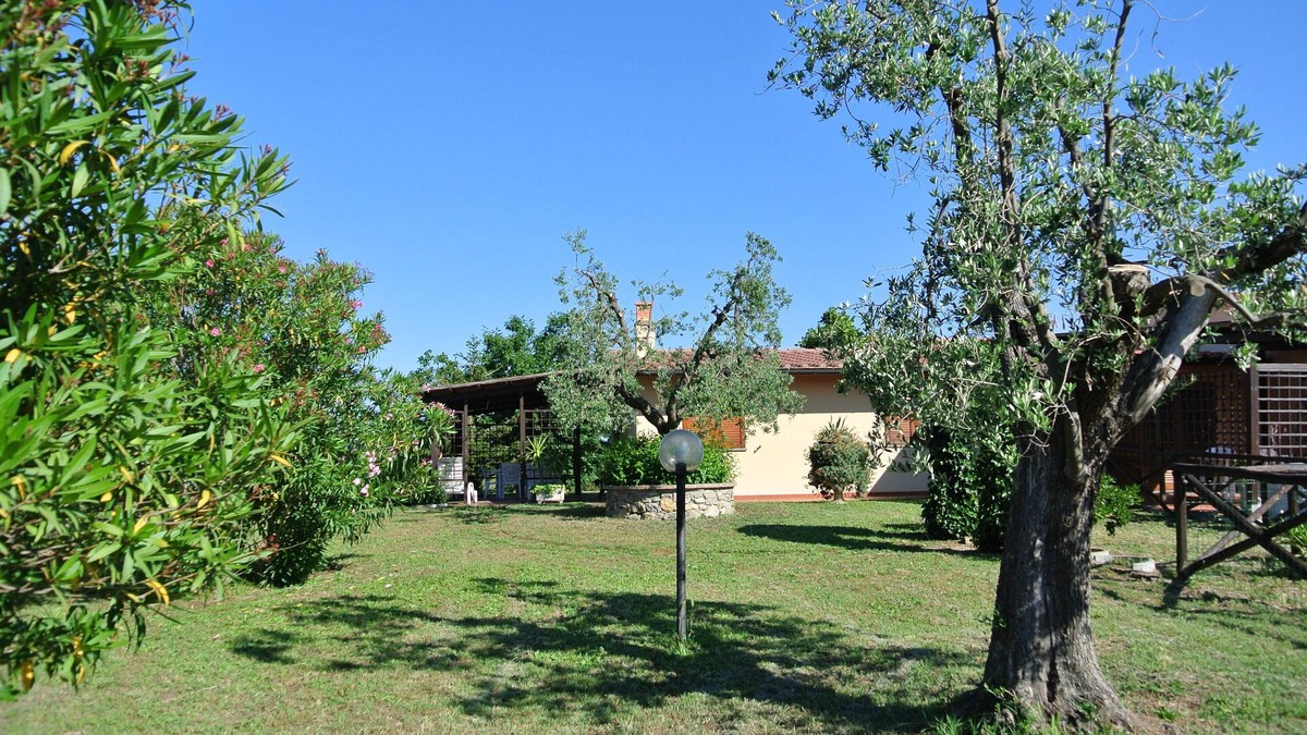 Donoratico House | Nestled in the plains of Castagneto Carducci
