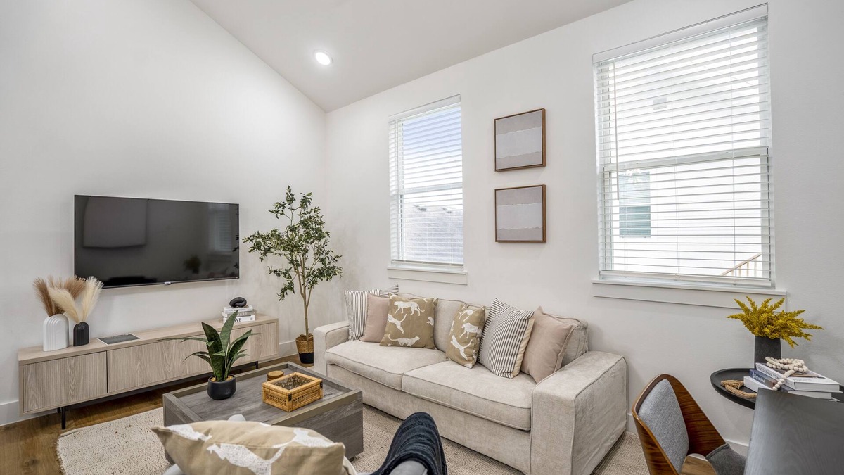 Greater East End Apartment | Nestled Nook Bungalow #7033A @East End revitalized